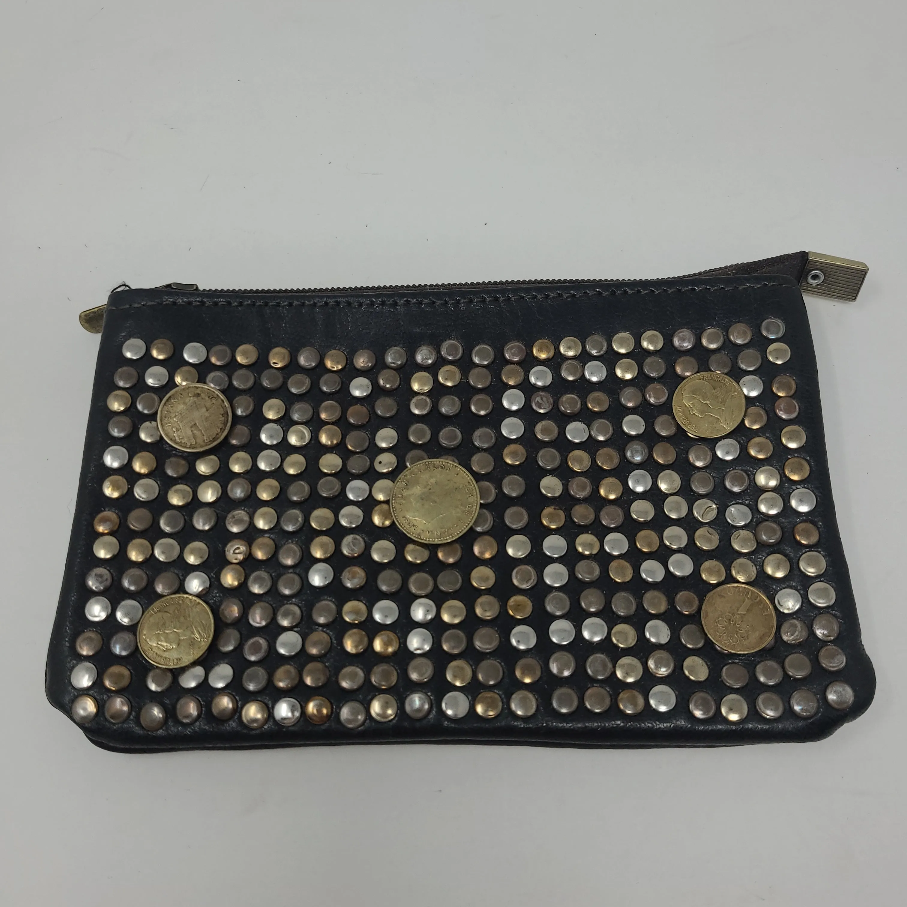 MEDIUM MOROCCAN LEATHER STUDDED CLUTCH BLACK