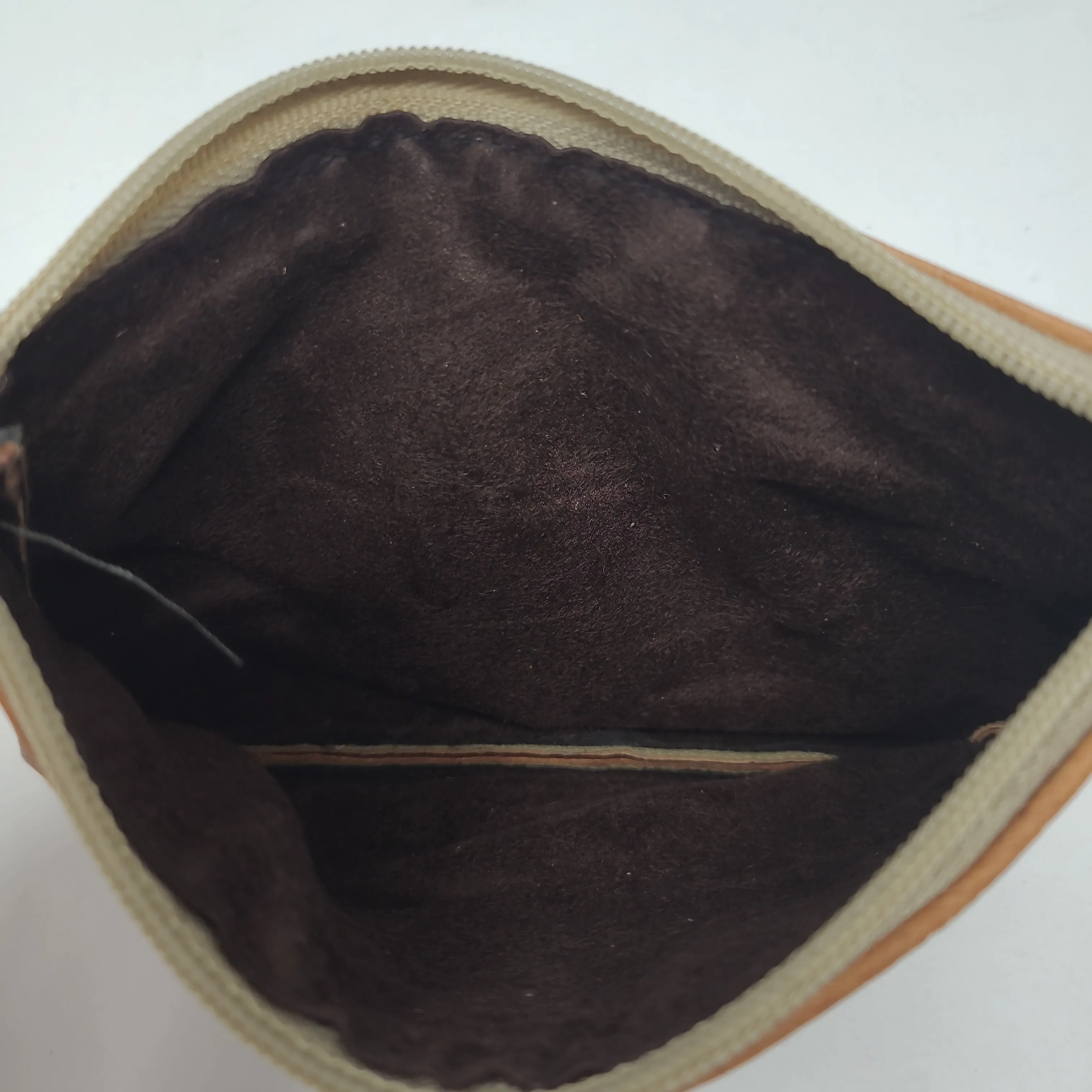 MEDIUM MOROCCAN LEATHER STUDDED CLUTCH TAN