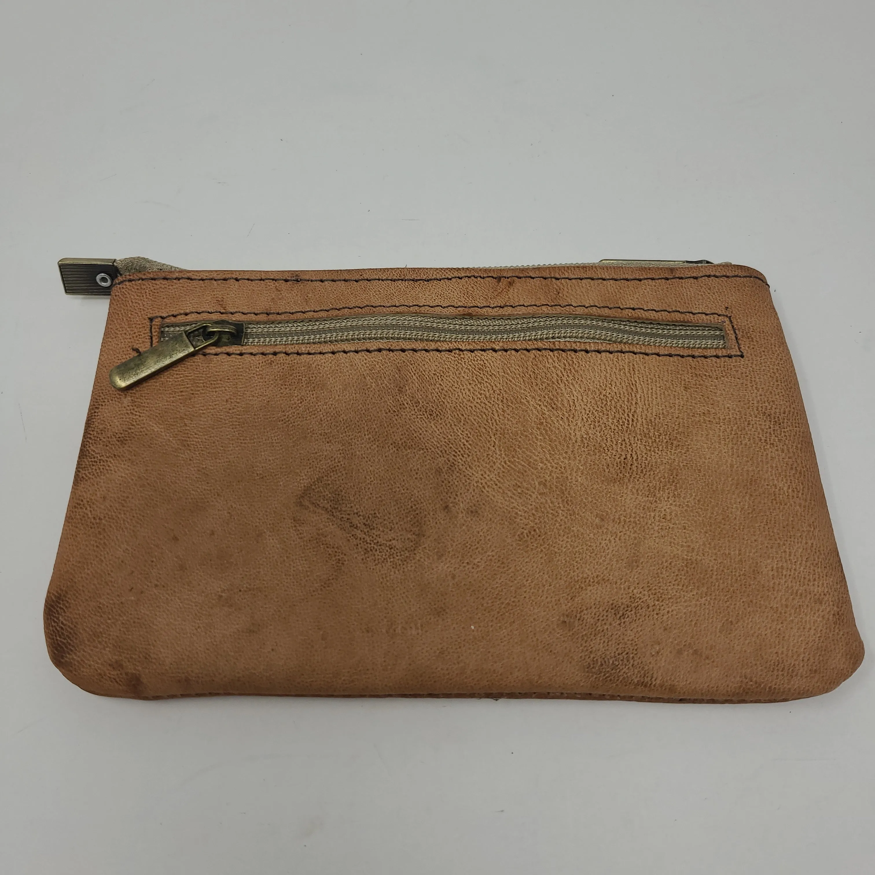 MEDIUM MOROCCAN LEATHER STUDDED CLUTCH TAN